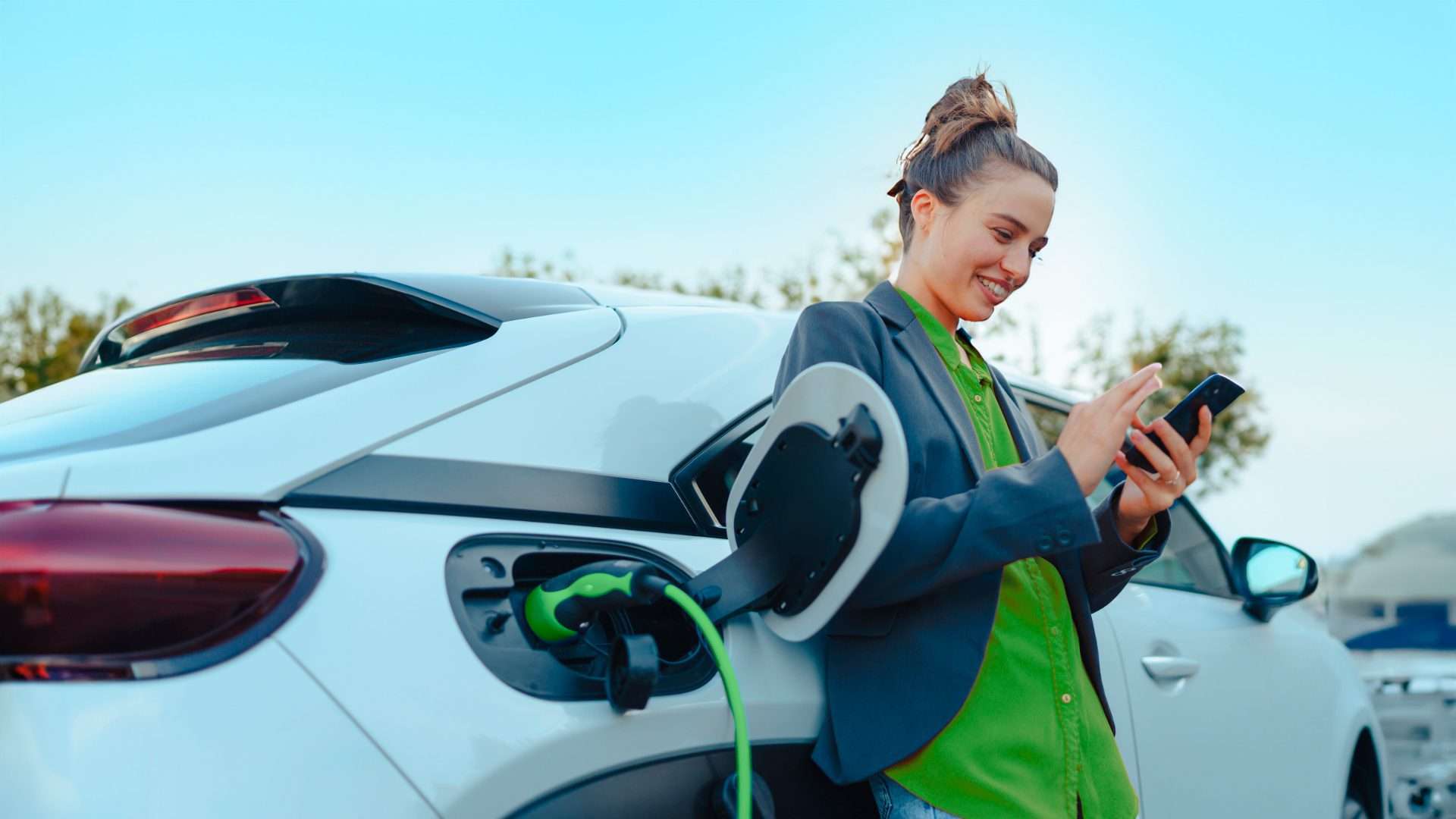 Seguro de carro elétrico ganha espaço: veja as coberturas que você precisa conhecer.